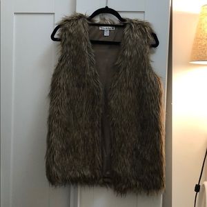 Nordstrom brown fur vest perfect for fall